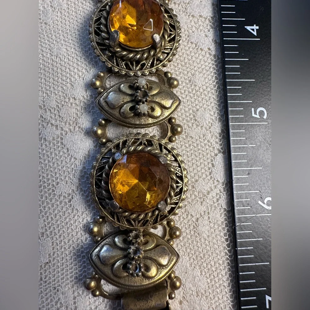 Elegant Vintage Gold-Tone Bracelet with Amber Inspired Accents Read Below